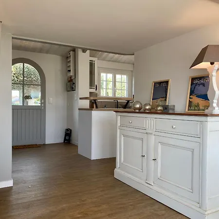 Holiday home Maison Renovee Avec Terrasse Et Jardin Clos A 30m De La Mer, Parking, Wifi - Fr-1-306-1228 *