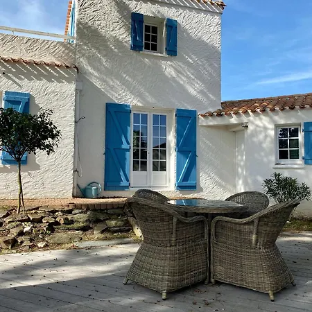 Maison Renovee Avec Terrasse Et Jardin Clos A 30m De La Mer, Parking, Wifi - Fr-1-306-1228 Holiday home Les Moutiers